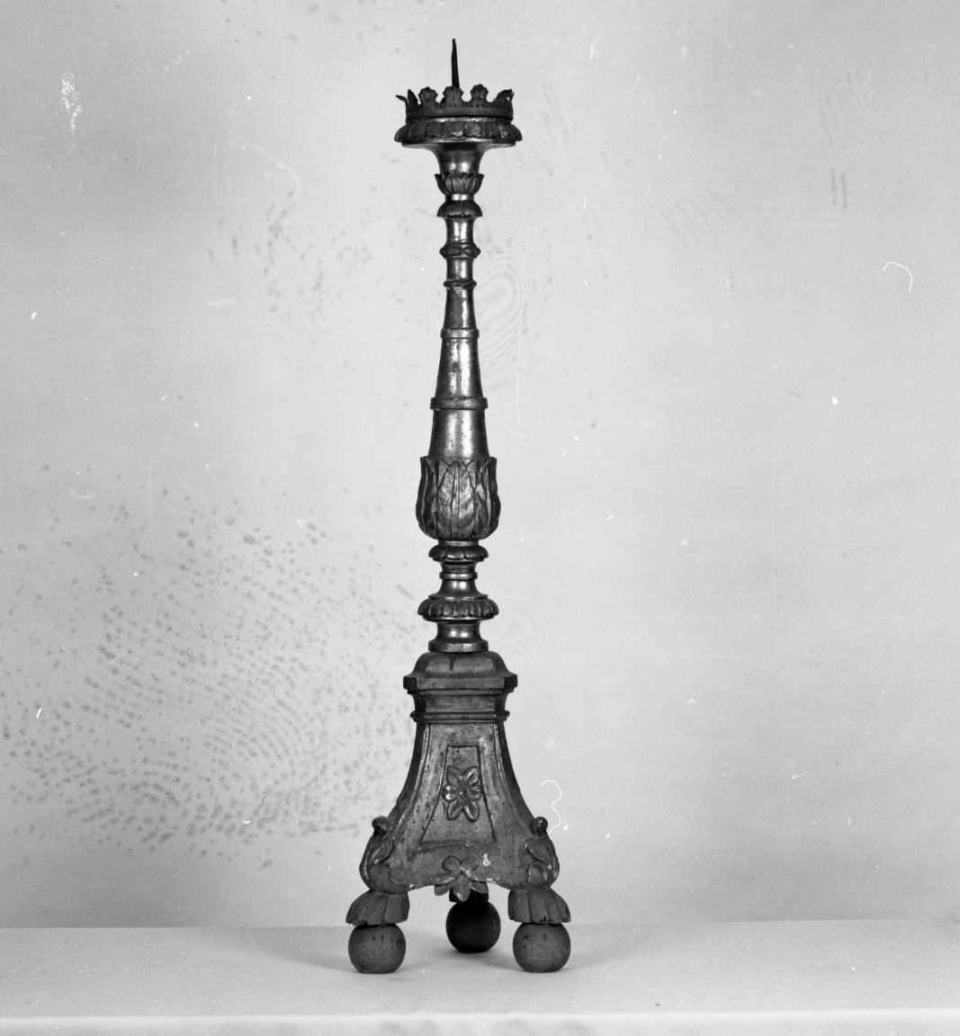 candeliere d'altare, serie - manifattura ferrarese (fine/inizio secc. XVIII/ XIX)