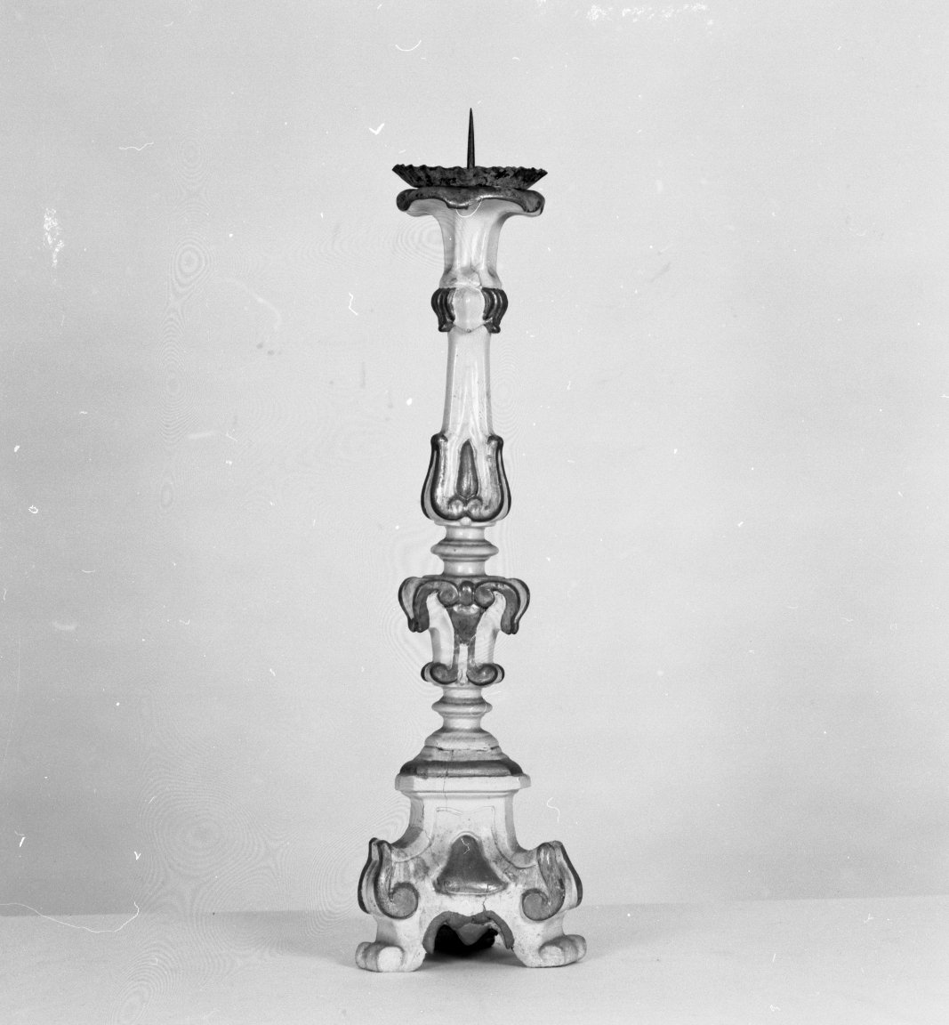 candeliere d'altare, serie - manifattura ferrarese (sec. XVIII)
