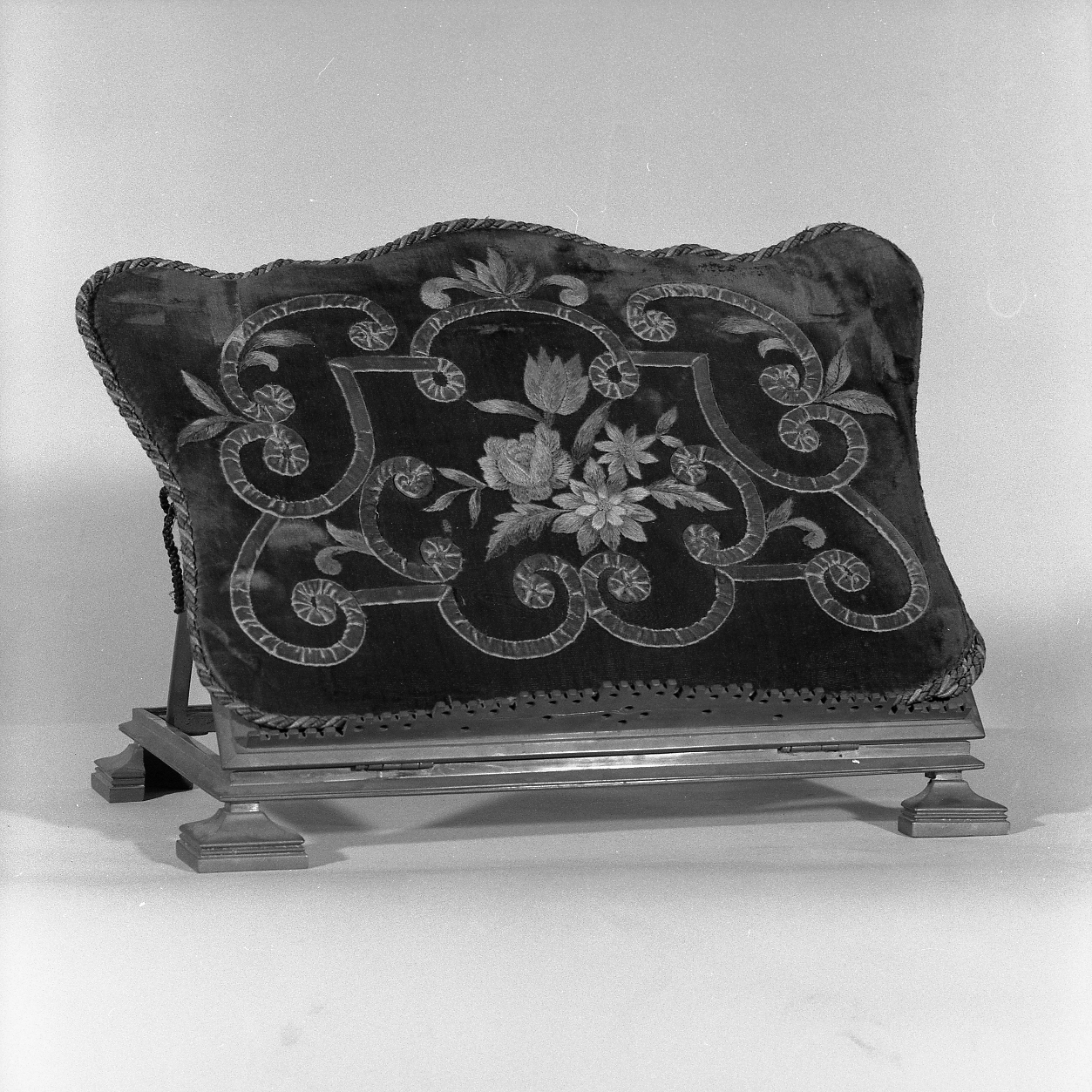 cuscino per libro liturgico - manifattura italiana (fine/inizio secc. XIX/ XX)