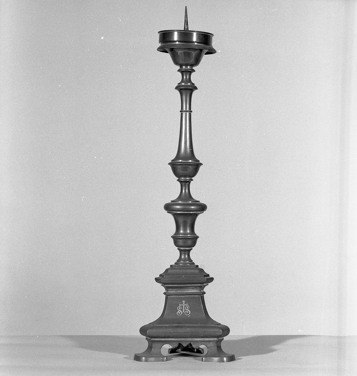 candeliere d'altare, serie - bottega italiana (sec. XIX)