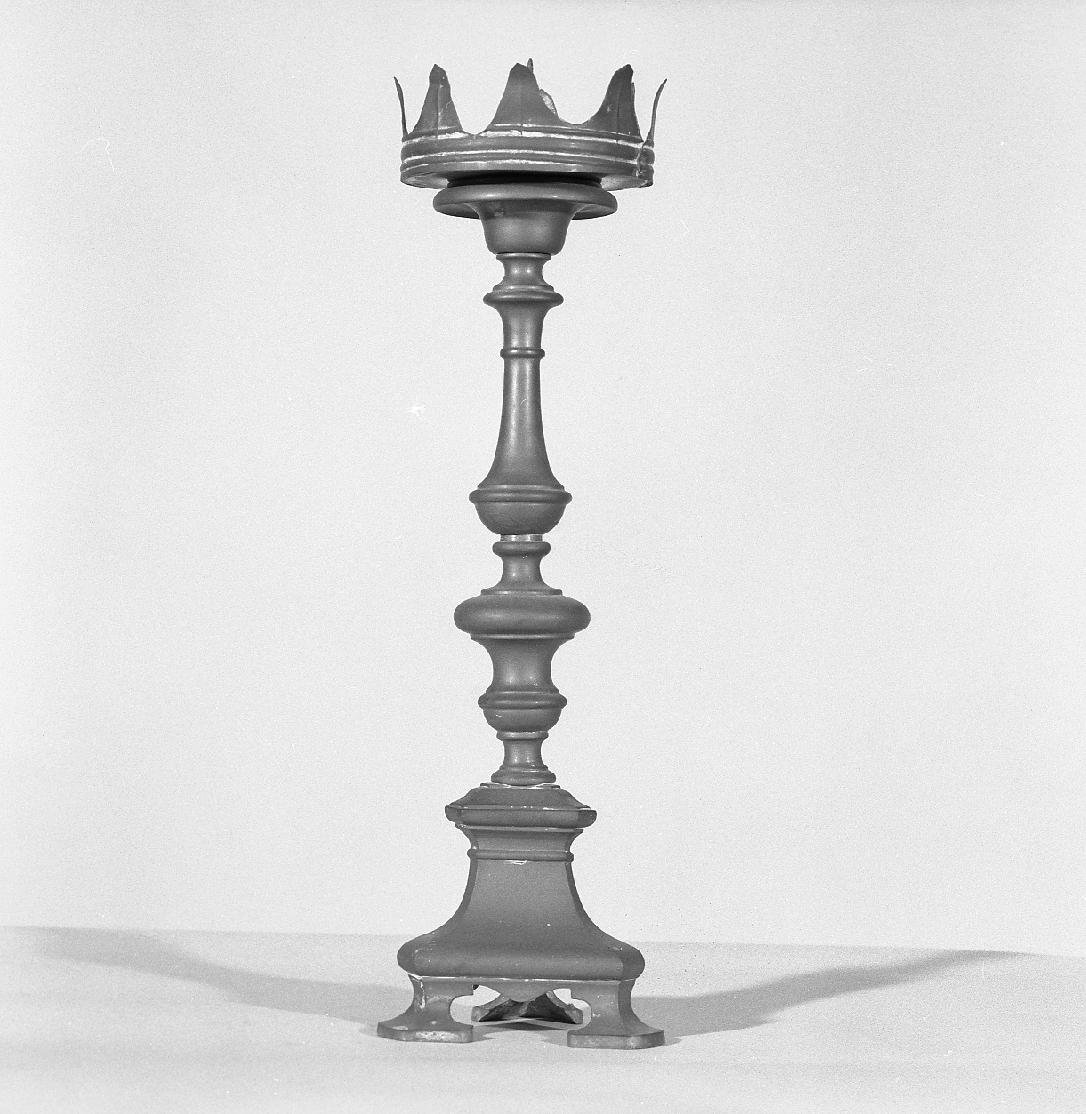 candeliere d'altare, serie - produzione italiana (sec. XIX)