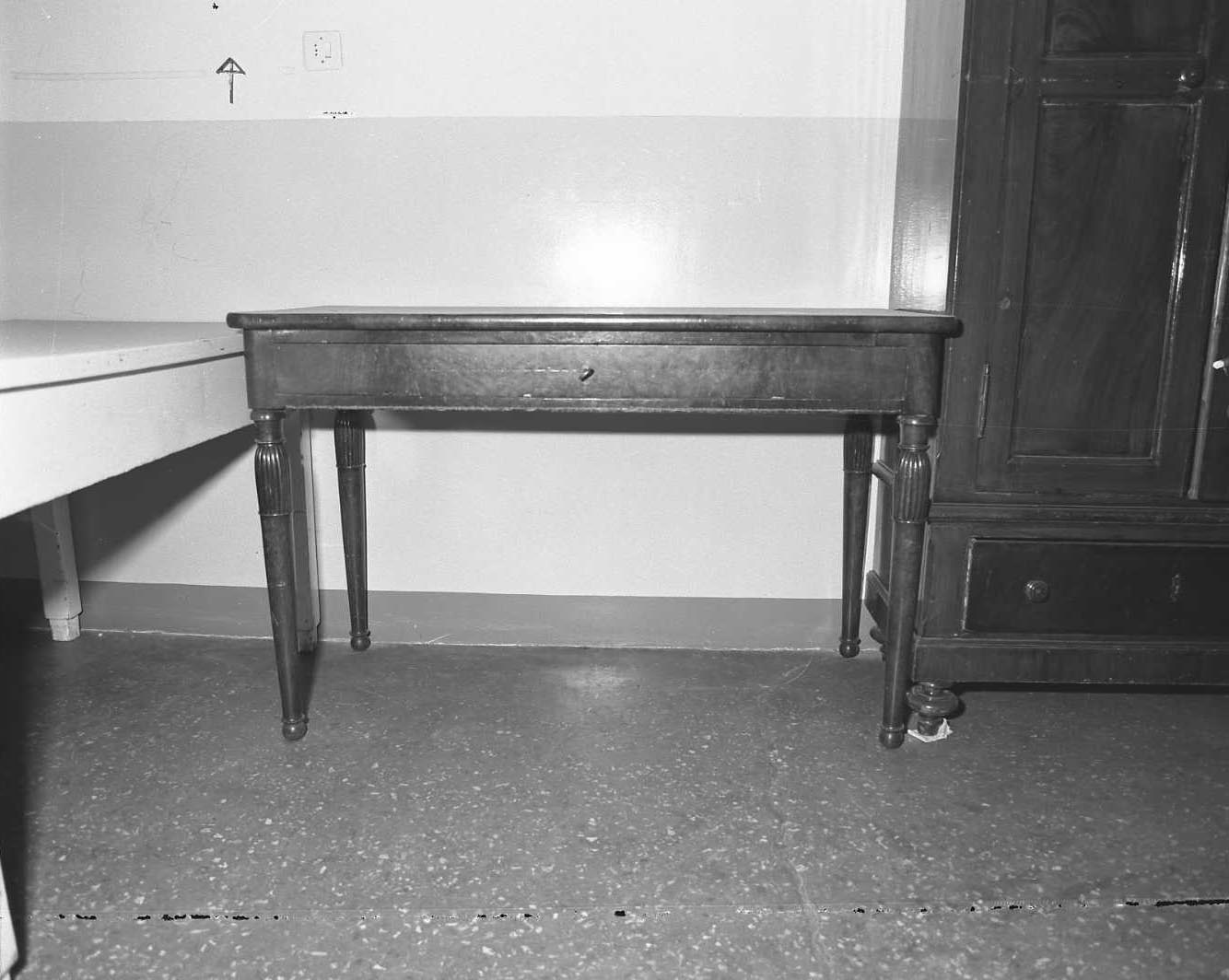 tavolo - bottega bolognese (fine/inizio secc. XIX/ XX)