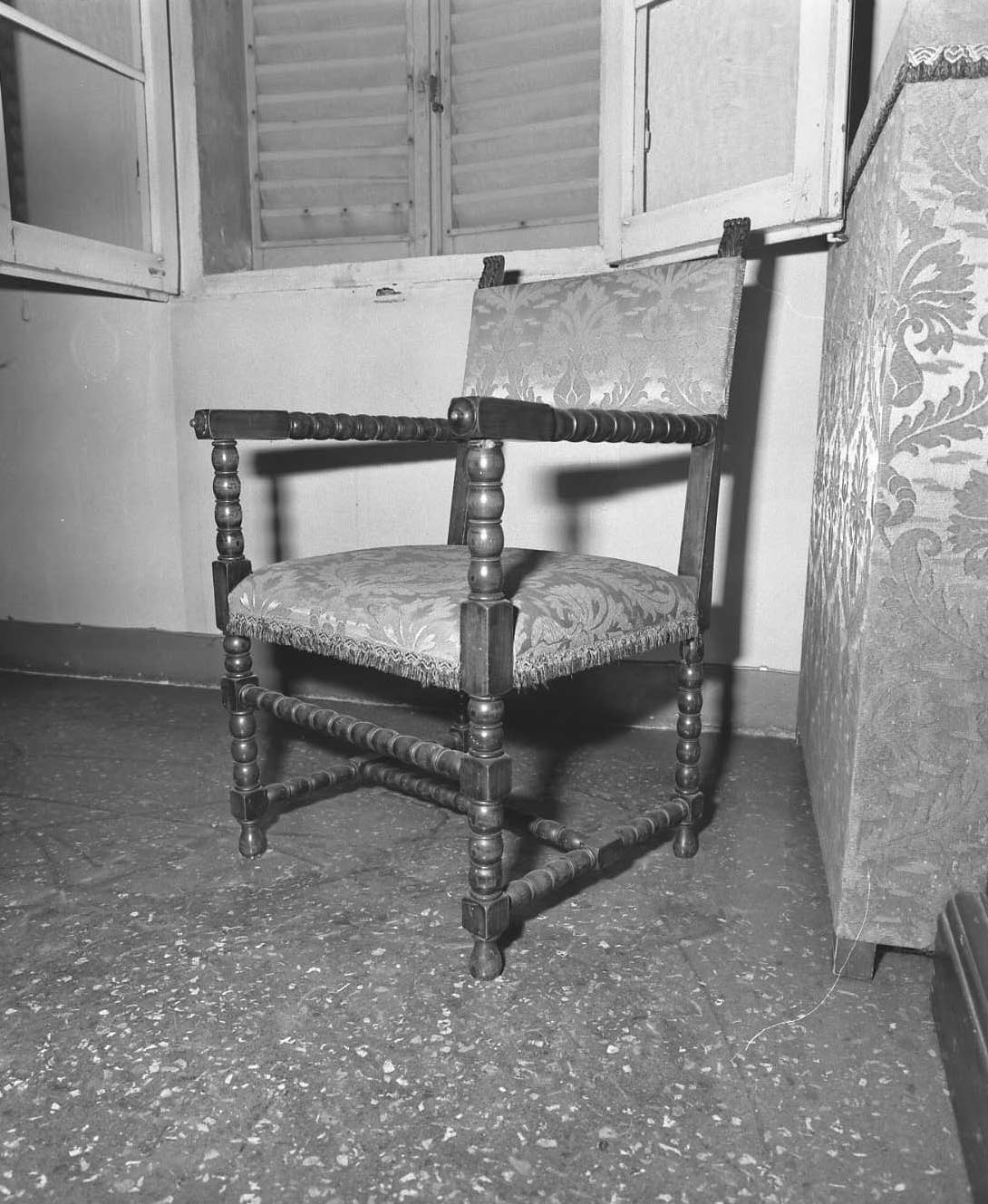 arredo da camera, insieme - bottega bolognese (fine/inizio secc. XIX/ XX)