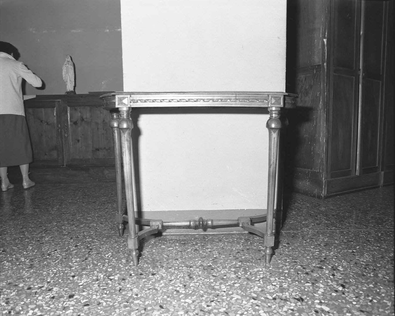 mobile - bottega bolognese (primo quarto sec. XX)