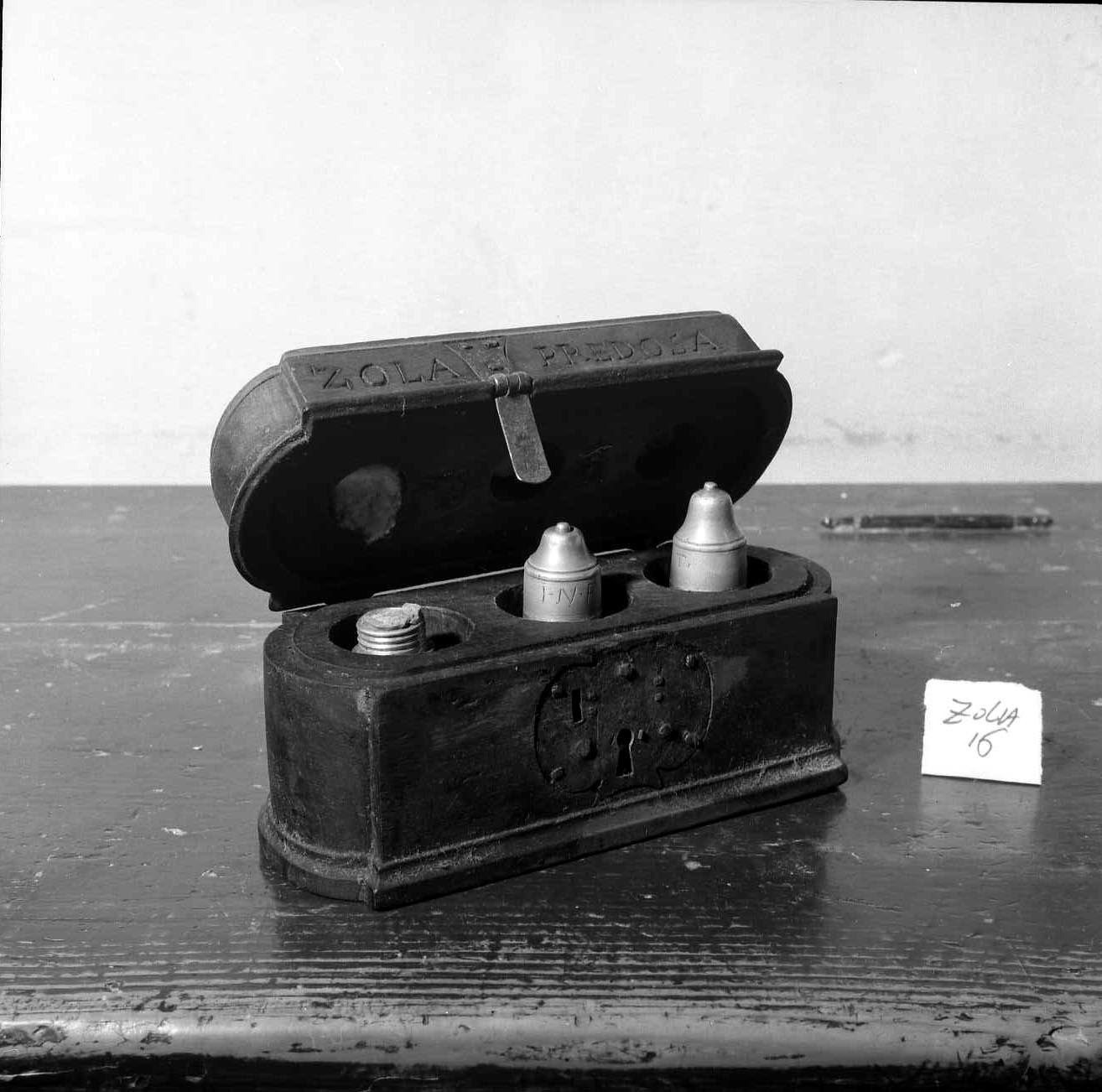 custodia dei vasi per la riserva degli oli santi - bottega emiliana (?) (sec. XVII)