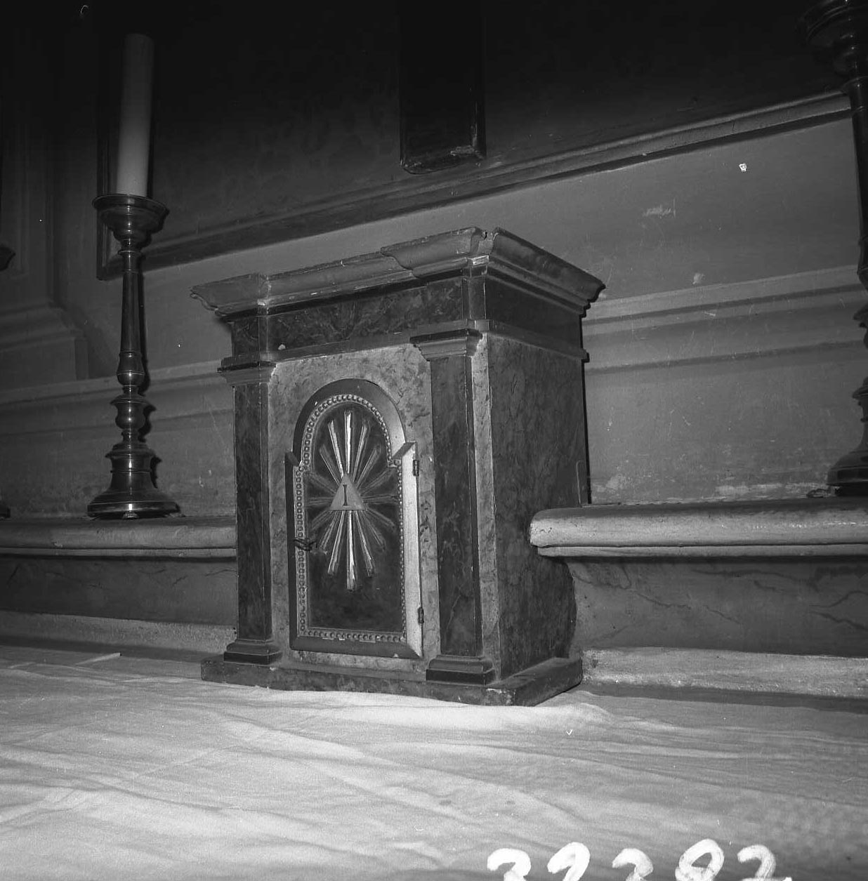 tabernacolo - a frontale architettonico - bottega italiana (sec. XIX)