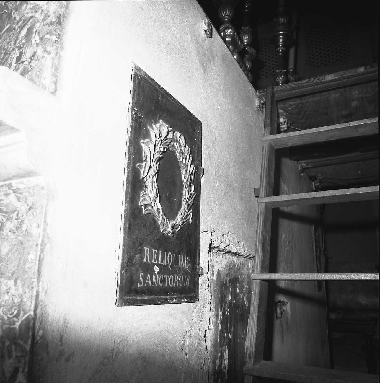 anta di armadio per reliquiari - bottega italiana (sec. XIX)