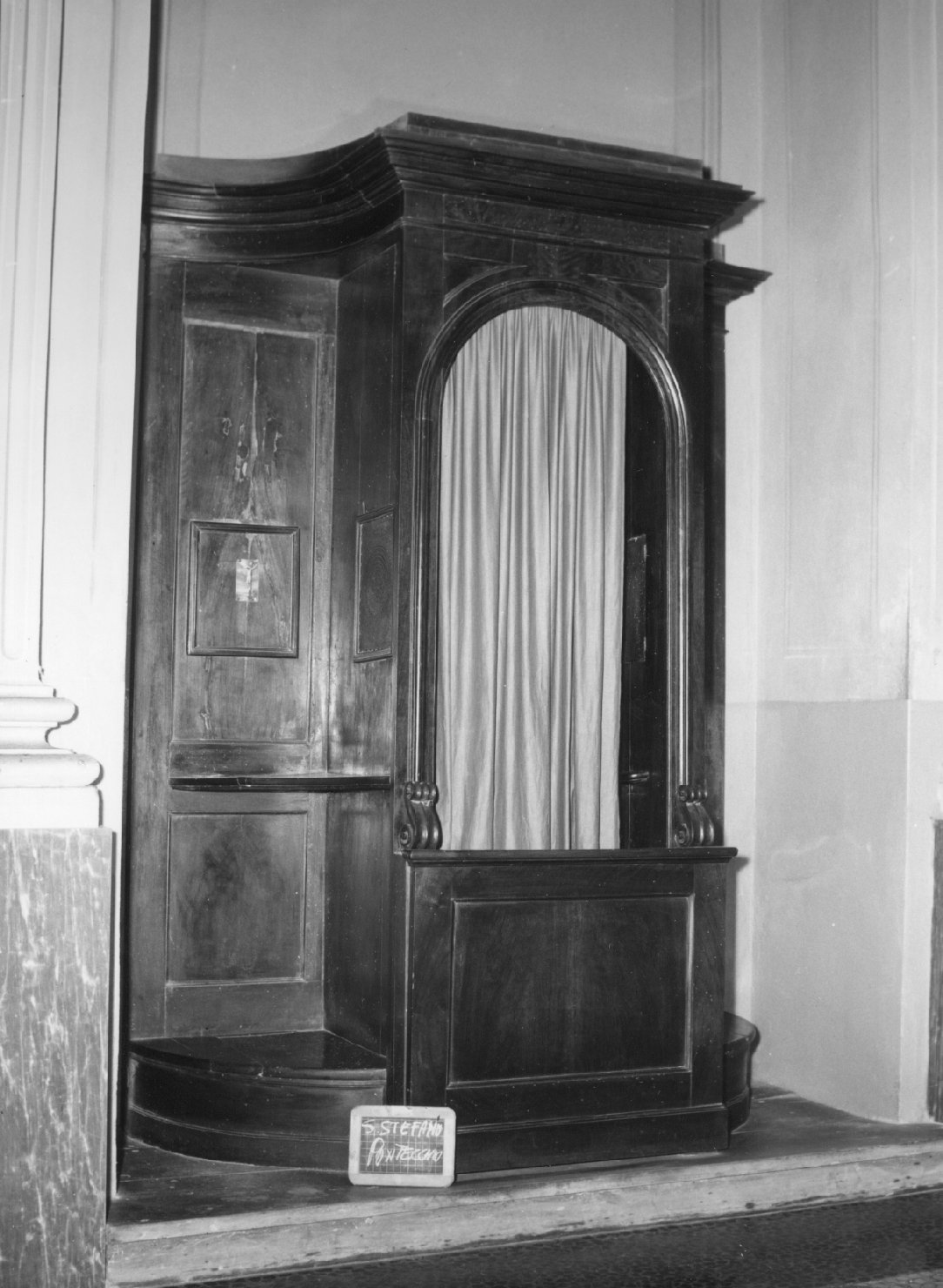 confessionale - bottega emiliana (sec. XIX)