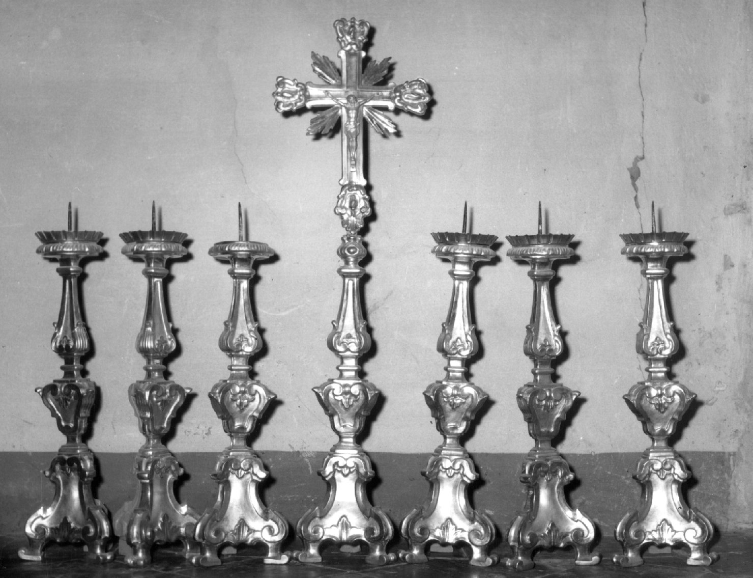 candeliere, elemento d'insieme - bottega emiliano-romagnola (sec. XVIII)