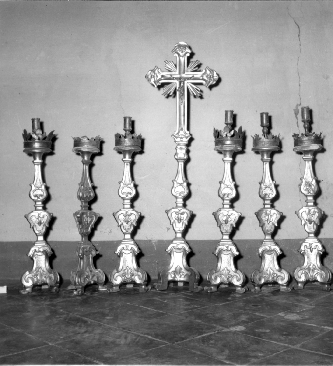 candeliere, elemento d'insieme - bottega emiliano-romagnola (sec. XVIII)