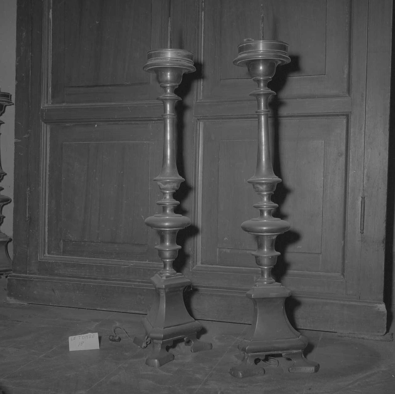 candeliere da chiesa, serie - bottega italiana (sec. XIX)