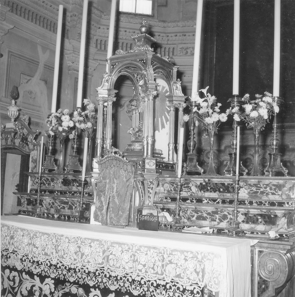 candeliere d'altare, serie - bottega italiana (sec. XVII)