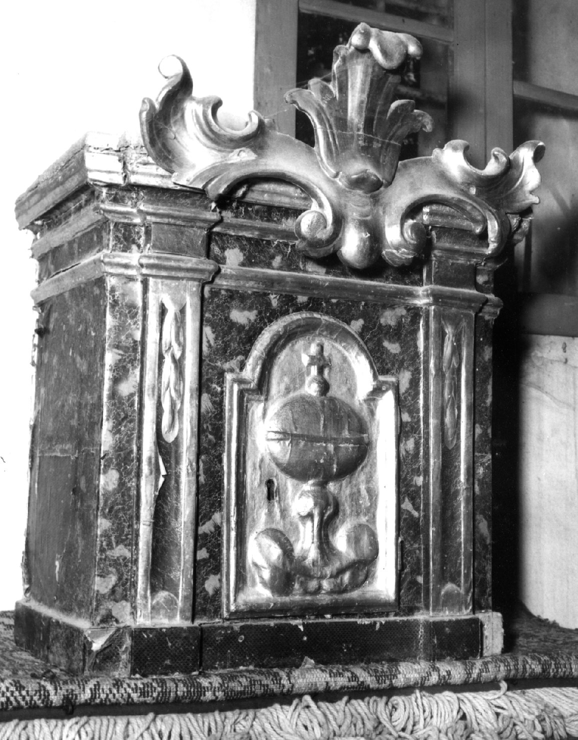 tabernacolo - a frontale architettonico - bottega imolese (sec. XVIII)