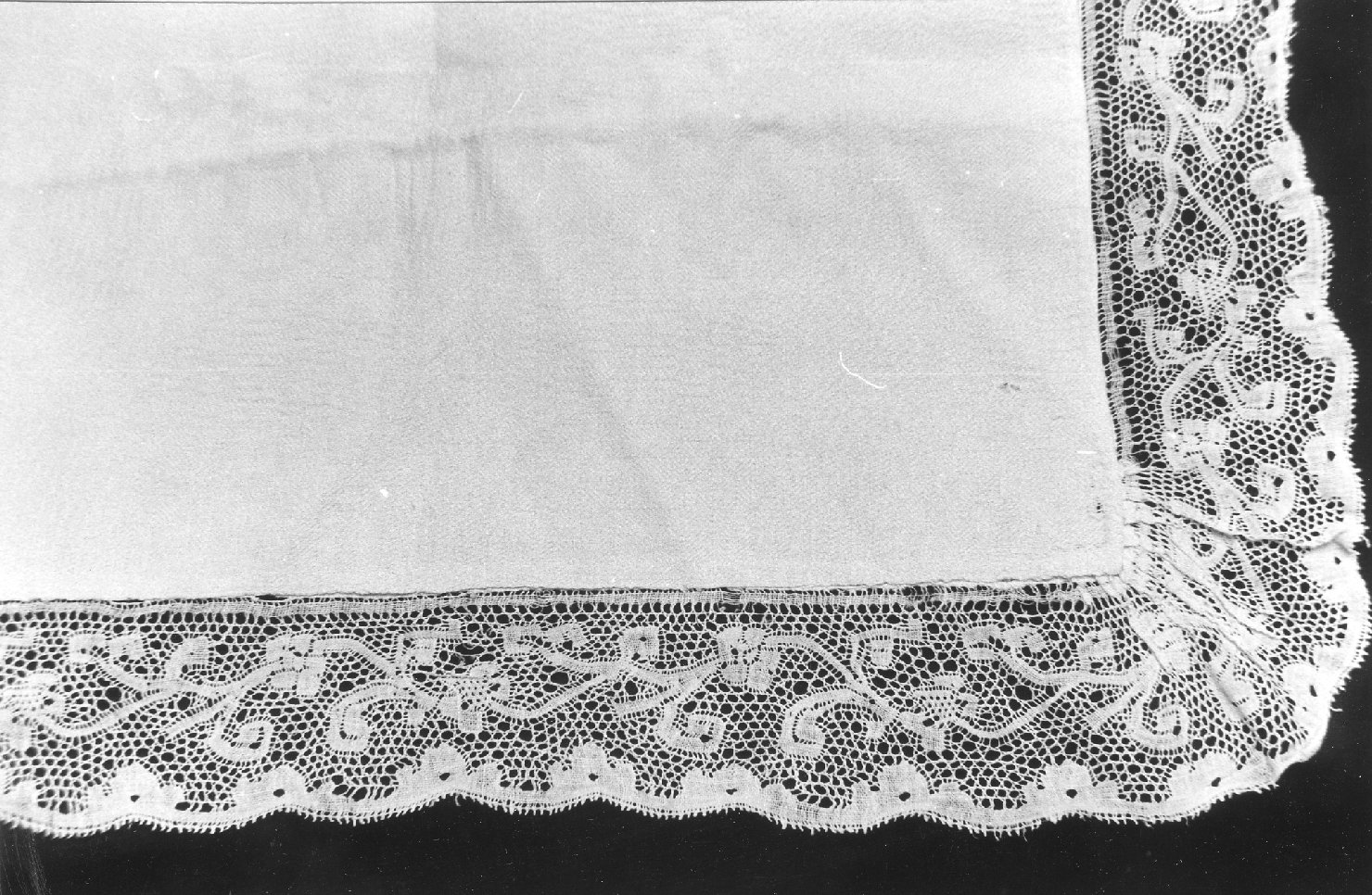 tovaglietta - manifattura bolognese (?) (fine/inizio secc. XVIII/ XIX)