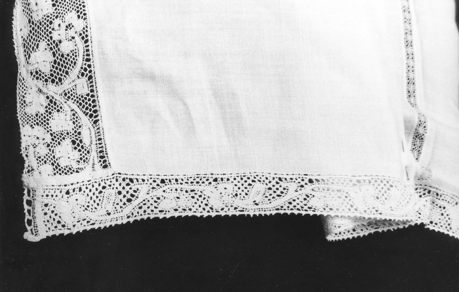 tovaglia da comunione - manifattura italiana (?) (sec. XVII)