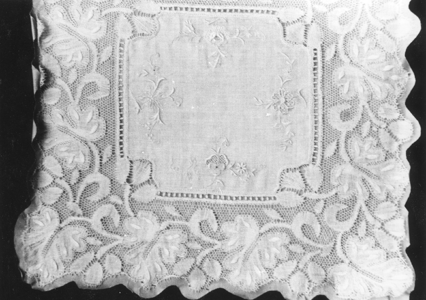 fazzoletto - manifattura bolognese (secc. XIX/ XX)