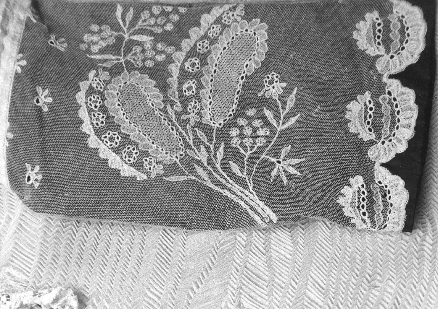 rocchetto - manifattura bolognese (seconda metà sec. XIX)