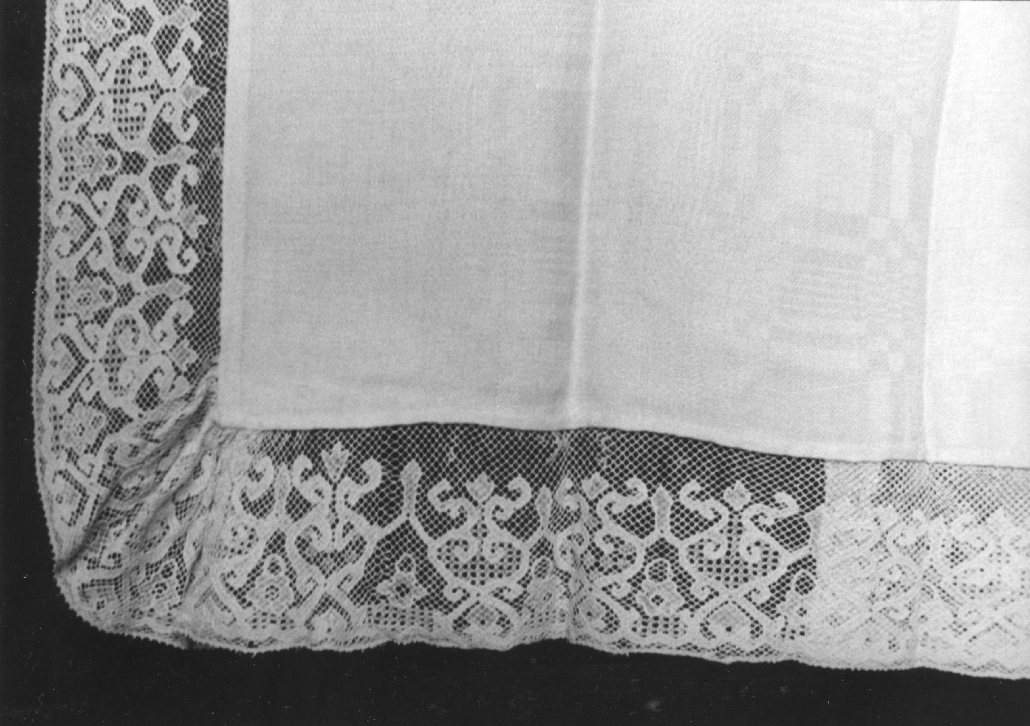 tovaglia d'altare - manifattura bolognese (secc. XVIII/ XIX)