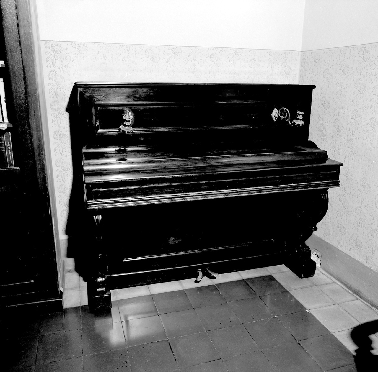 pianoforte - verticale - produzione tedesca (sec. XIX)