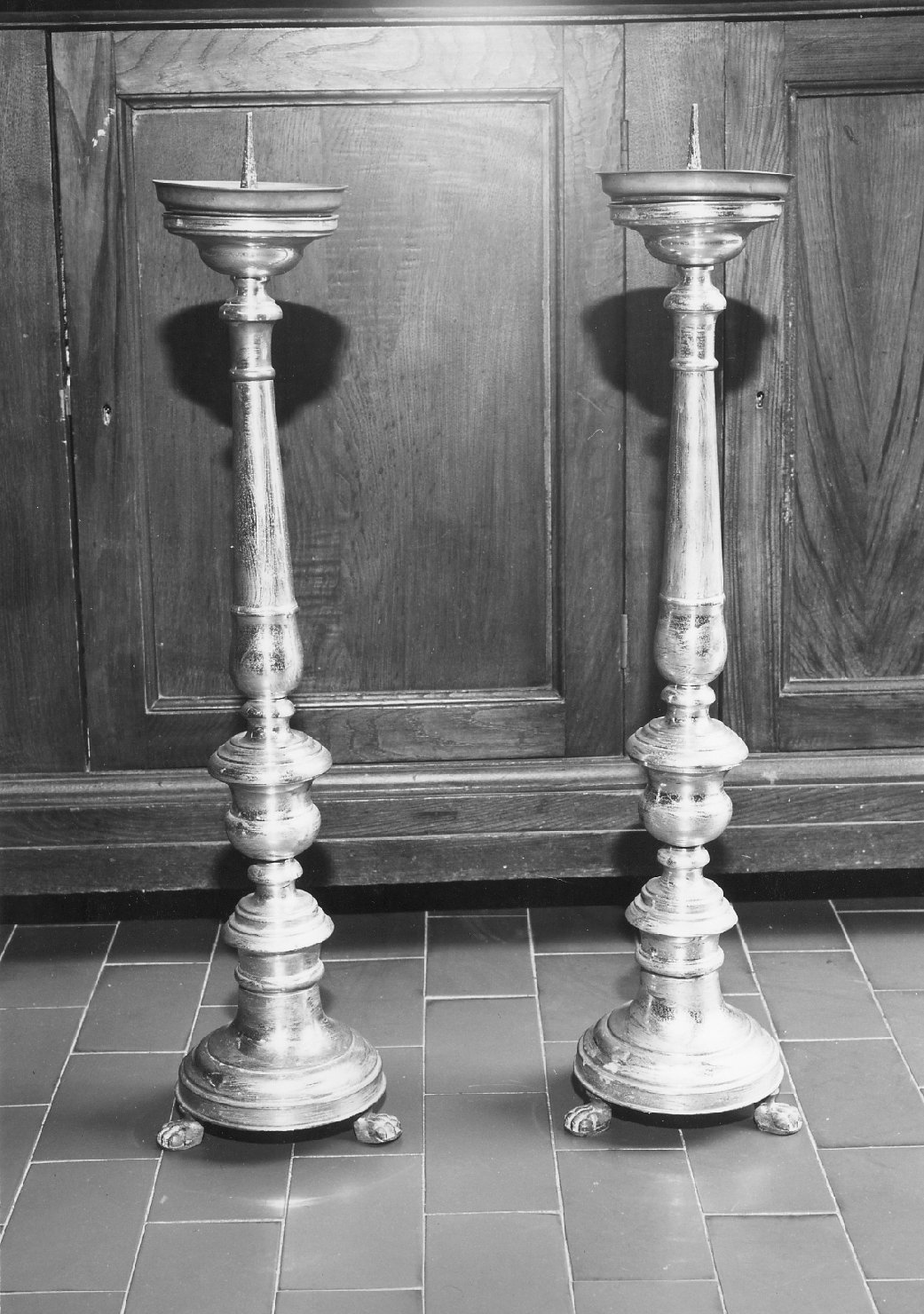 candeliere da chiesa, serie - bottega emiliana (sec. XIX)