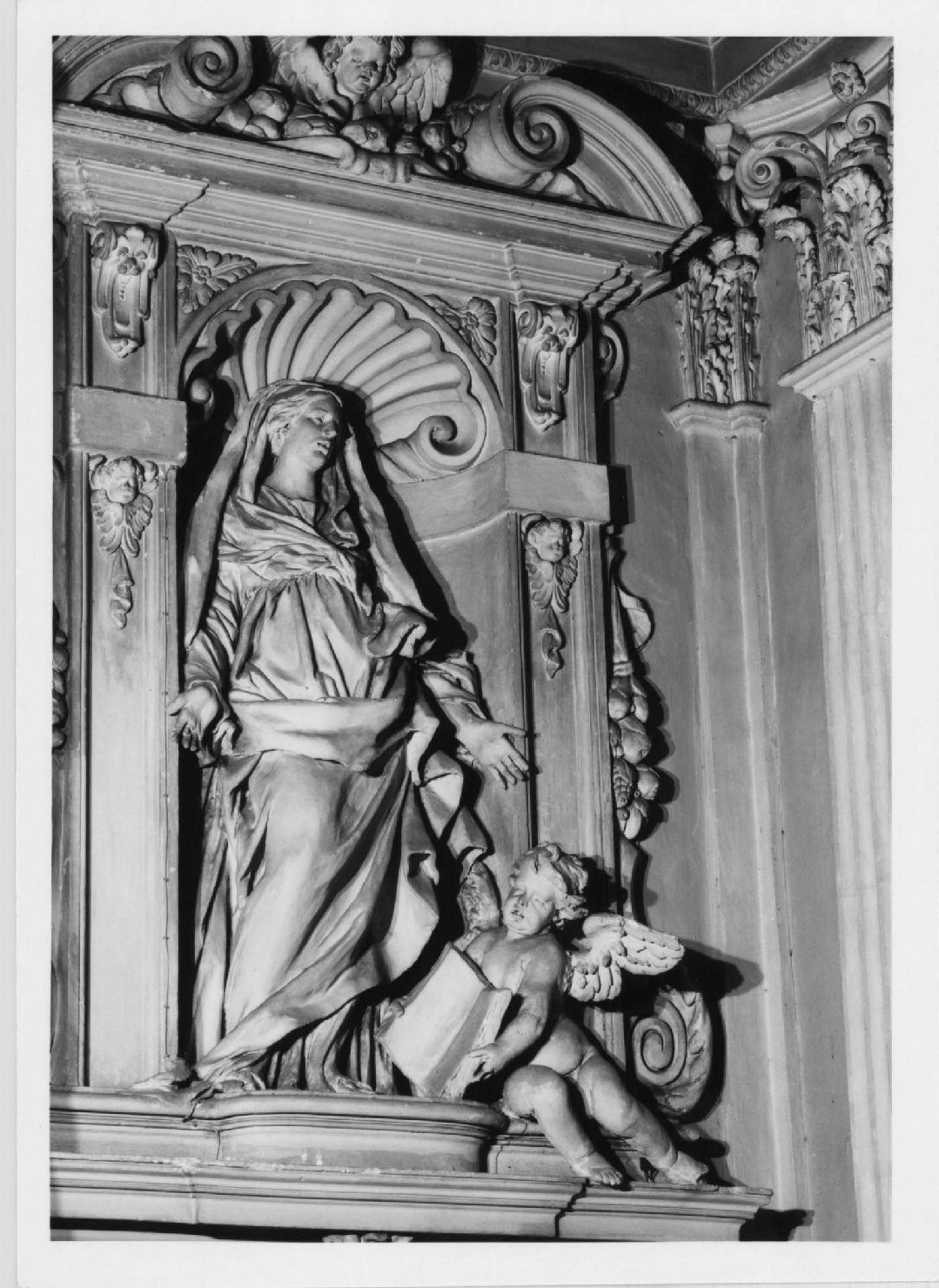 Madonna addolorata (statua, elemento d'insieme) di Brunelli Gabriele (sec. XVII)