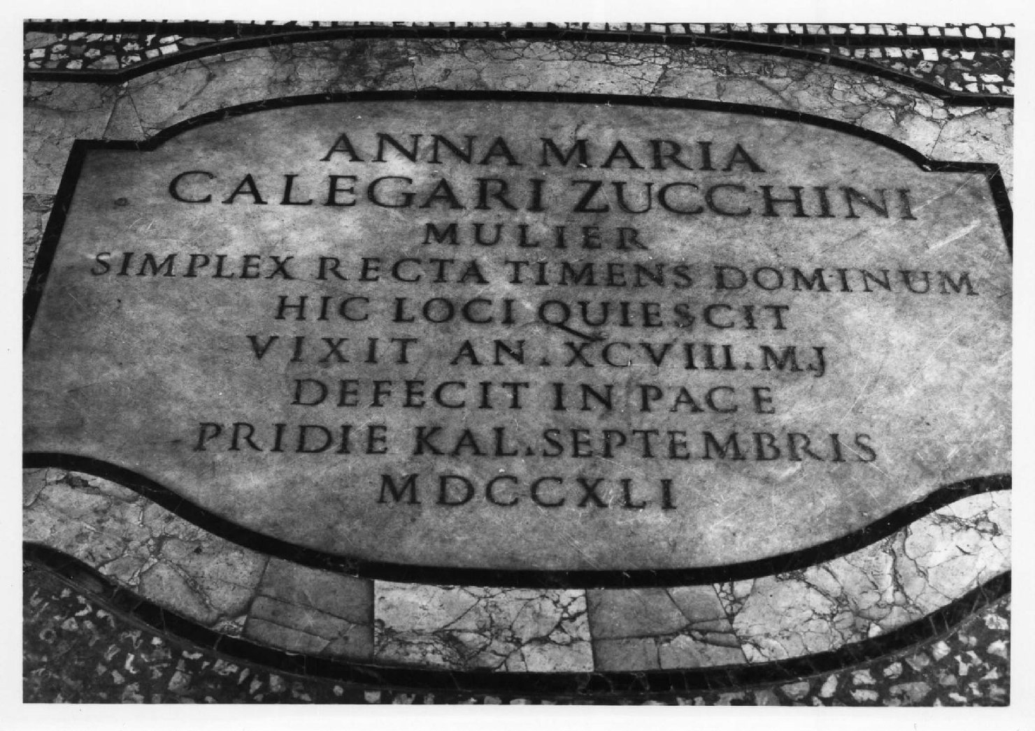 lapide tombale - manifattura emiliana (sec. XVIII)