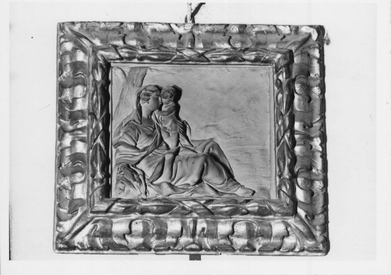 Madonna con Bambino (rilievo) di Piò Angelo (sec. XVIII)