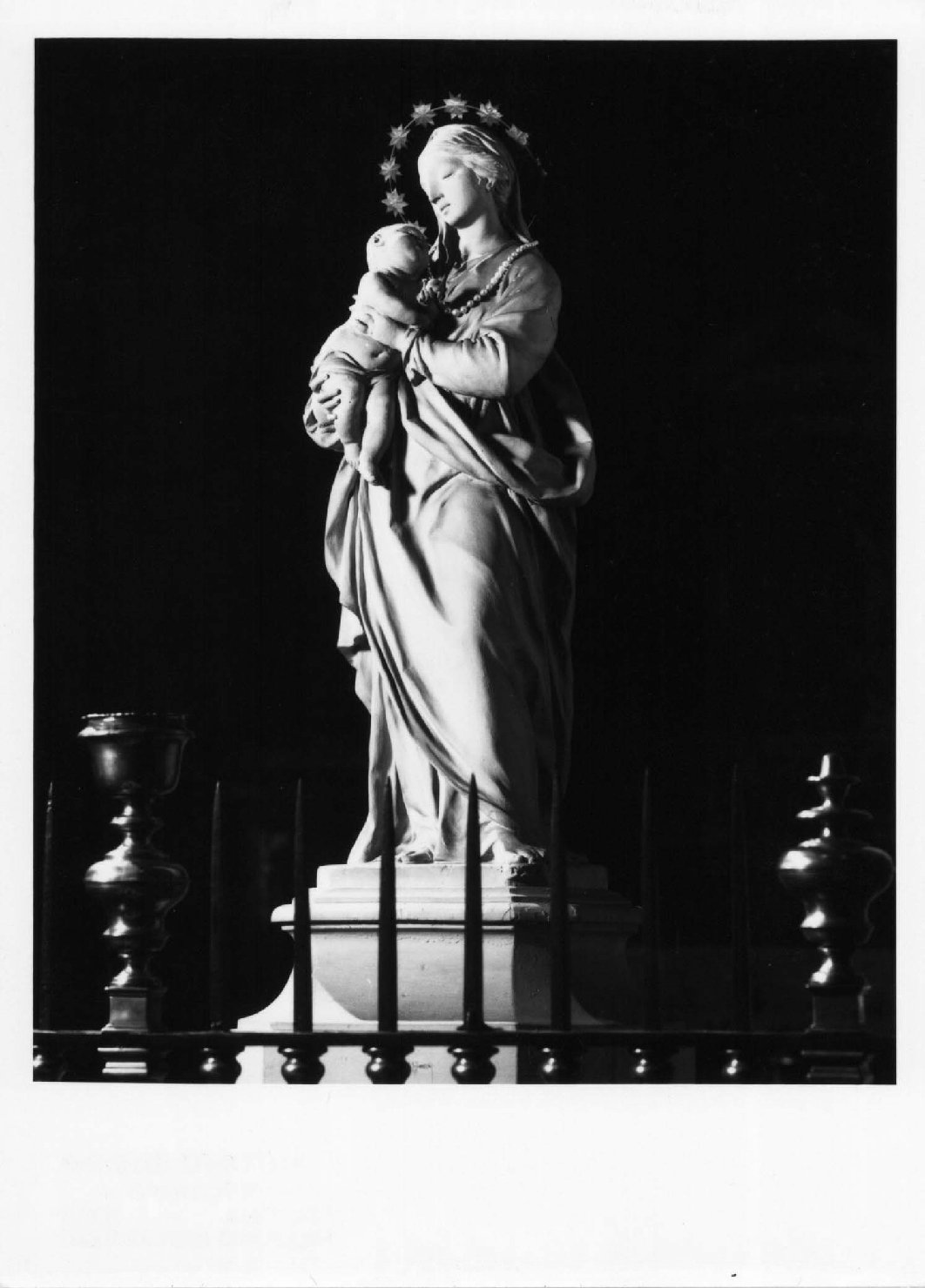 Beata Vergine della Provvidenza, Madonna con Bambino (statua) di Mazza Giuseppe Maria (sec. XVII)