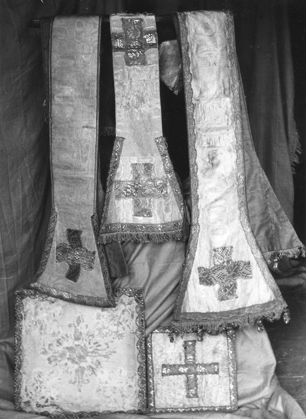 borsa del corporale, coppia - manifattura bolognese (sec. XVIII, sec. XIX)