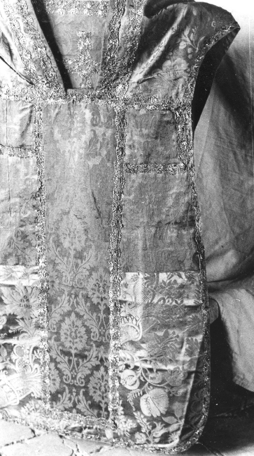 paramento liturgico, insieme - manifattura bolognese (fine/inizio secc. XVII/ XVIII)