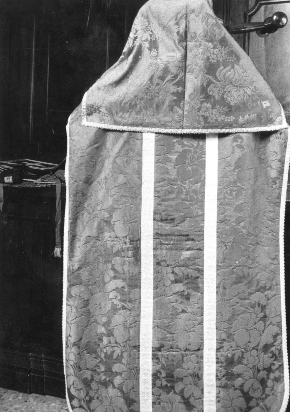 paramento liturgico, insieme - manifattura bolognese (sec. XVIII, sec. XIX)