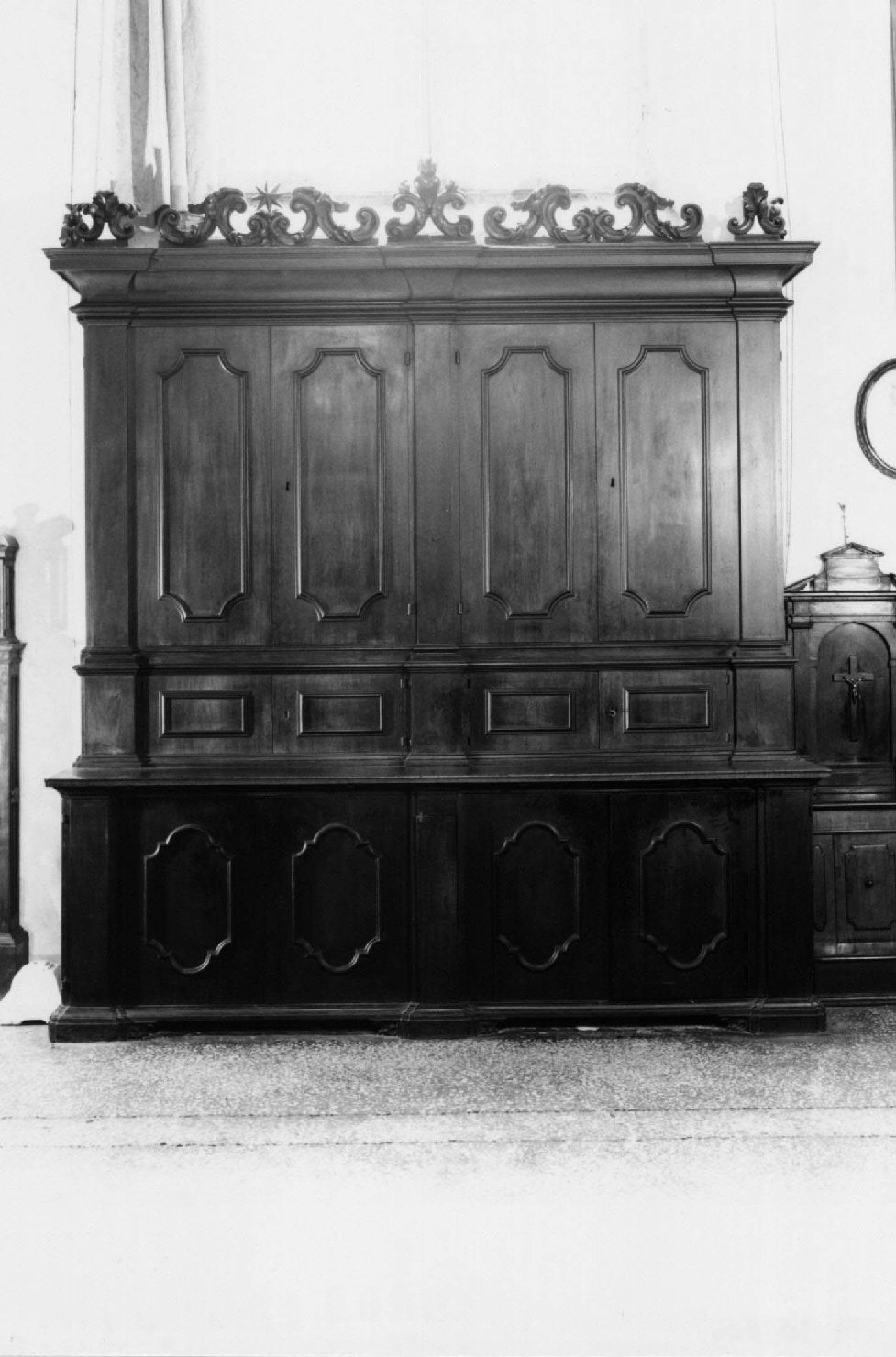 armadio da sacrestia di Guidetti Giovanni Ludovico (sec. XVIII)