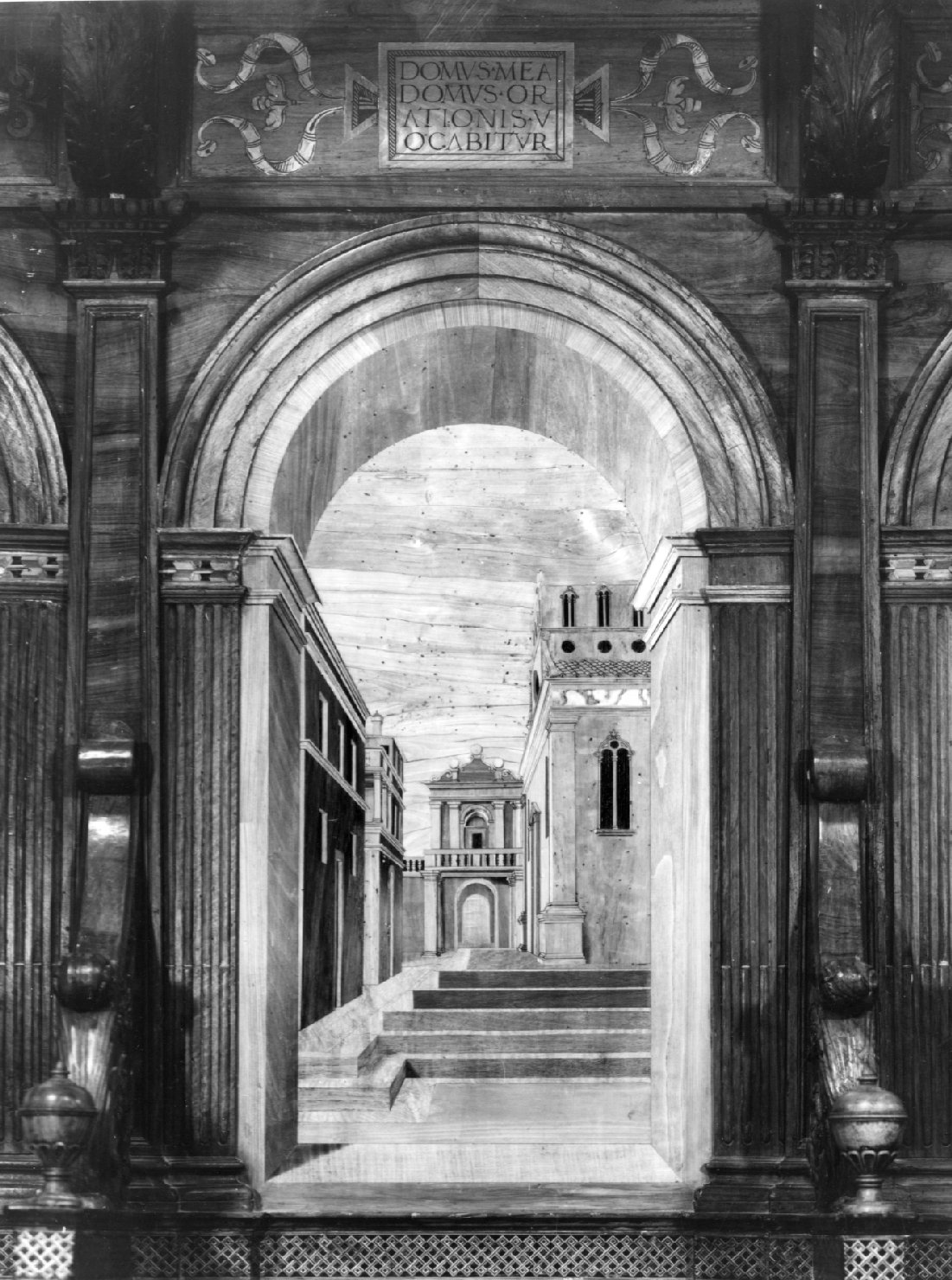 prospettiva architettonica (decorazione a intarsio, elemento d'insieme) di De Marchi Biagio (sec. XVI)