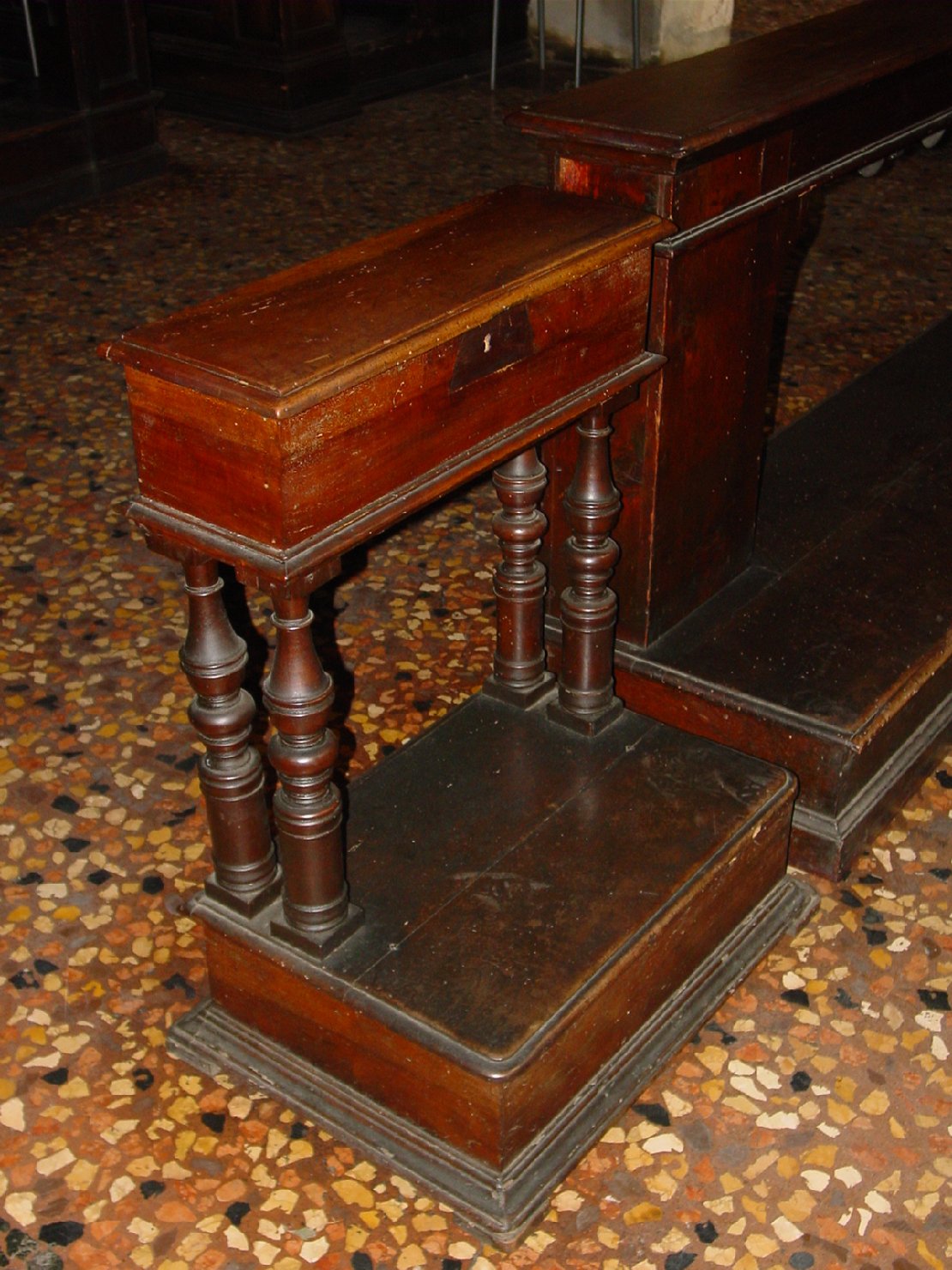 inginocchiatoio - bottega emiliana (secc. XVI/ XVII)