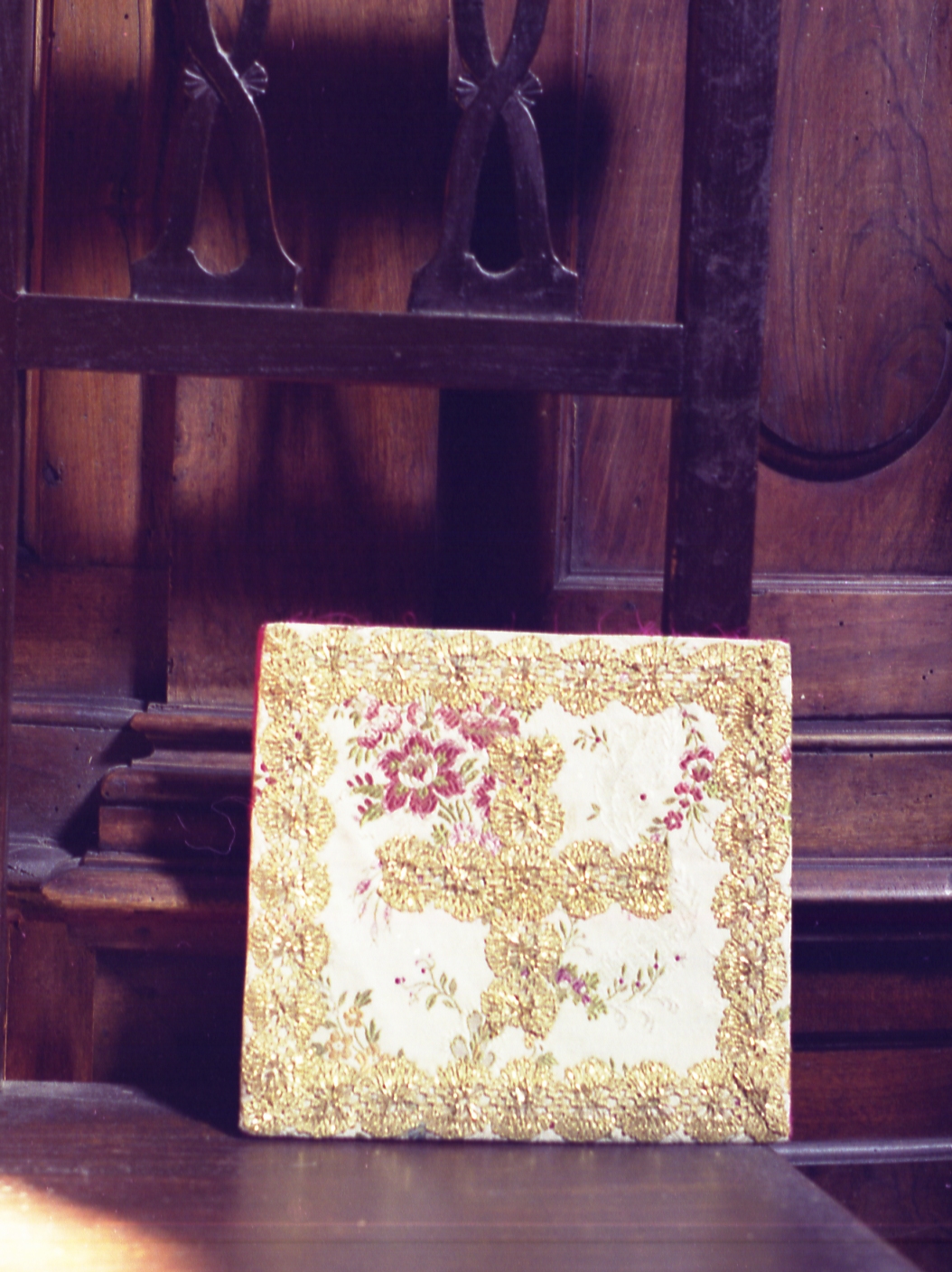 borsa del corporale, elemento d'insieme - manifattura bolognese (sec. XVIII)