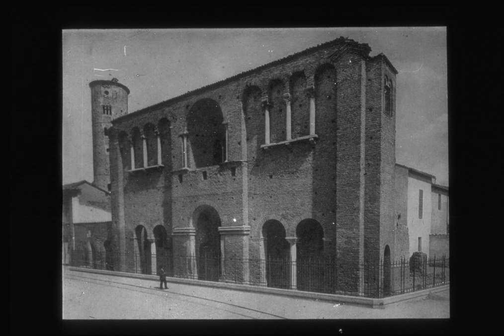 architettura/ esterno/ Ravenna?/ Palazzo di Teodorico (diapositiva) di Croci, Felice (ditta) (XX)