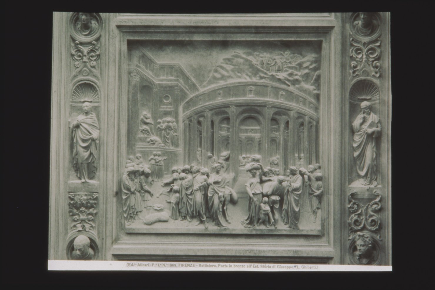 Lorenzo Ghiberti/ Storie di Isacco, formella in bronzo dorato dalla Porta del Paradiso/ Firenze/ Battistero (diapositiva) di Ghiberti, Lorenzo, Alinari, Fratelli (ditta), F.lli Alinari S.p.A. - Istituto di Edizioni Artistiche (ditta) (XX)