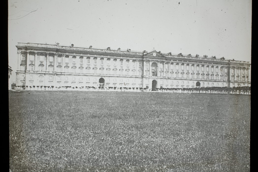 Vanvitelli/ Veduta della facciata del Palazzo Reale/ Caserta (diapositiva) di Minerva (XX)