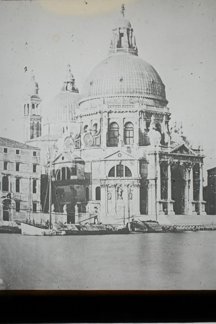 Baldassarre Longhena/ Veduta della Chiesa di S. Maria della Salute. Venezia (diapositiva) di Minerva (XX)
