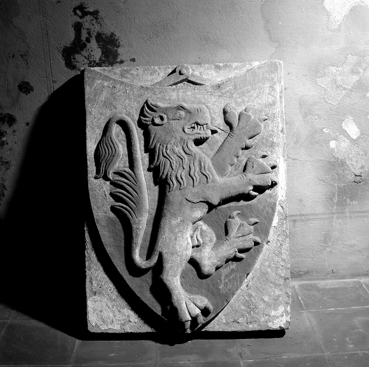 stemma gentilizio (rilievo) - manifattura emiliana (sec. XVI)