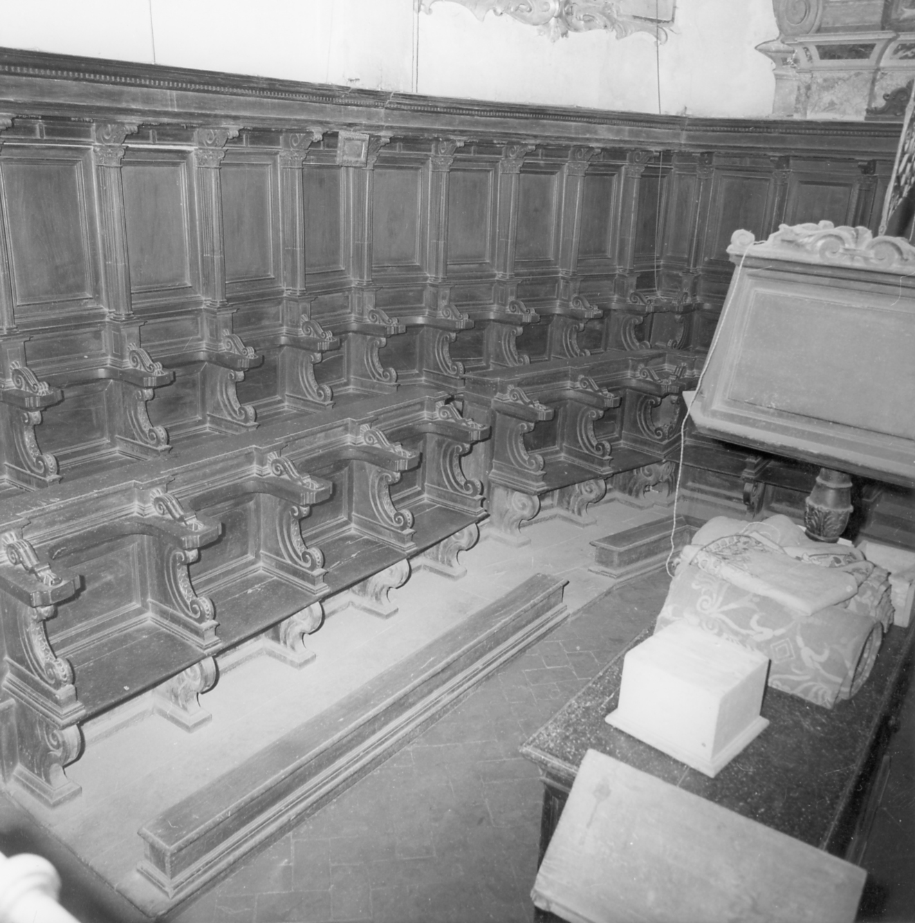 stalli del coro - manifattura emiliana (seconda metà sec. XVI)