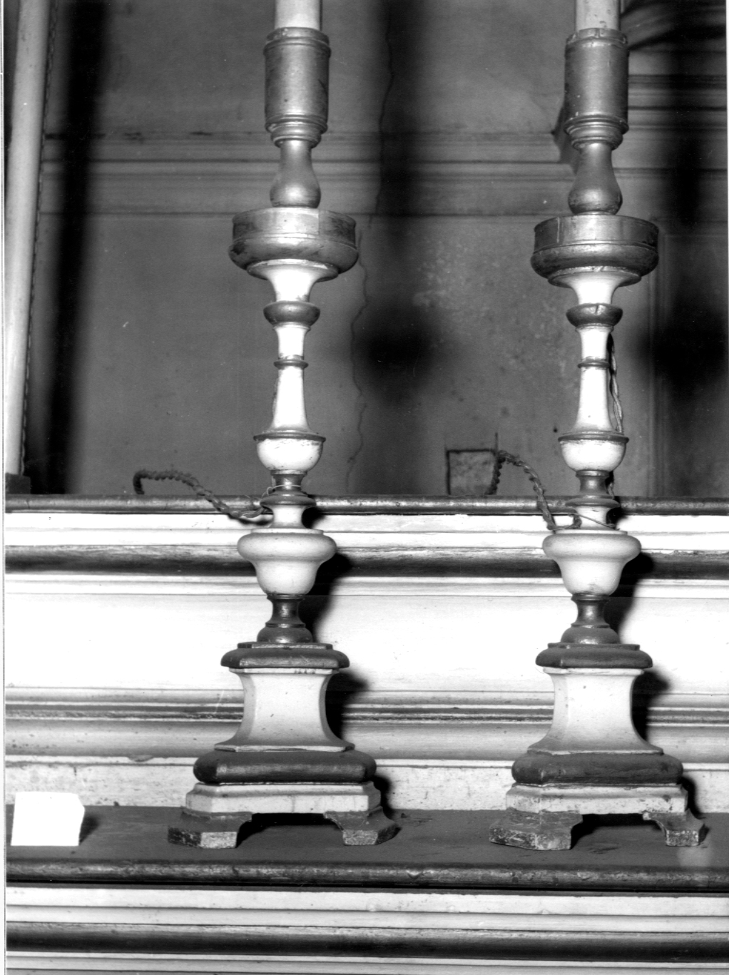 candeliere da chiesa, serie - bottega imolese (sec. XVIII)