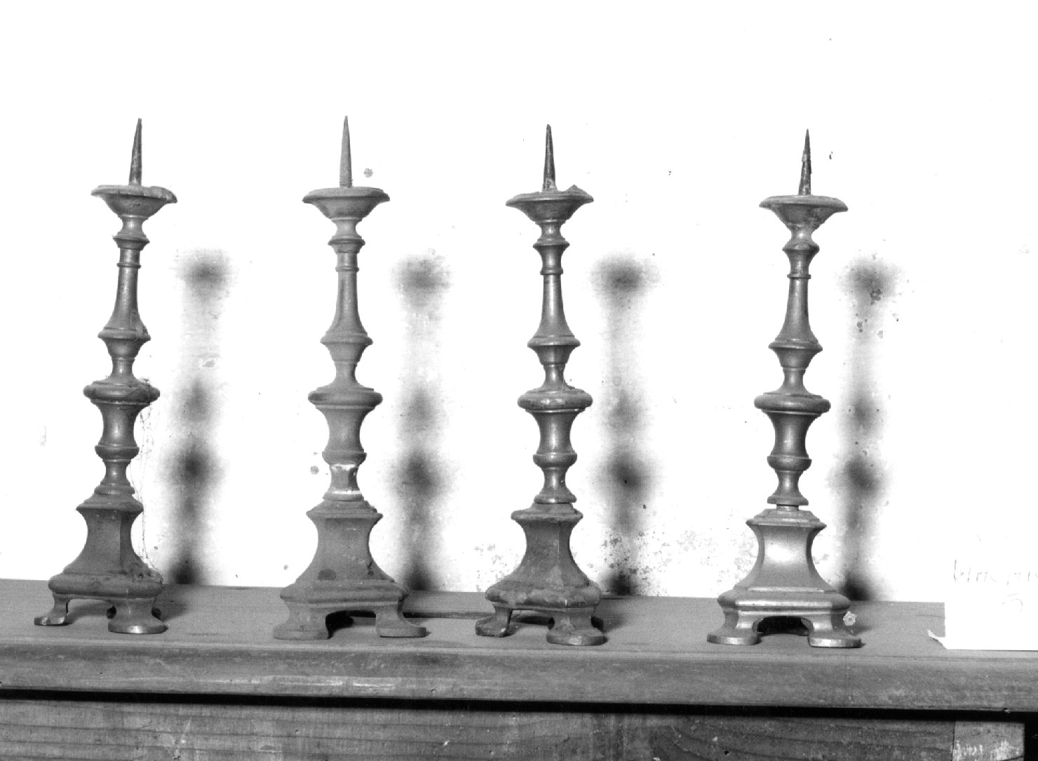 candeliere da chiesa, serie - bottega imolese (sec. XVIII)