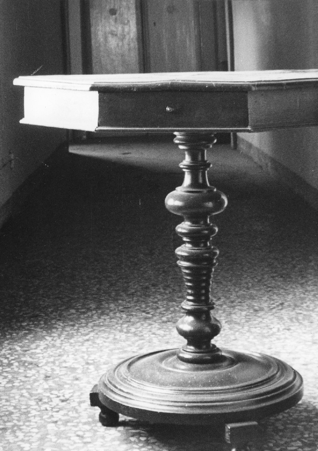 tavolo - ambito bolognese (sec. XVII)