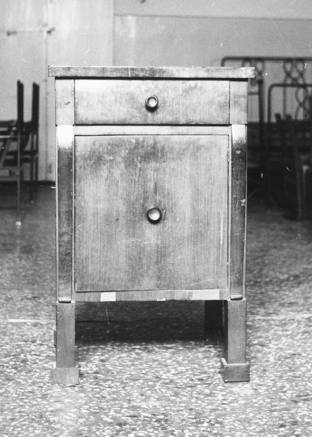 comodino - ambito bolognese (seconda metà sec. XIX)