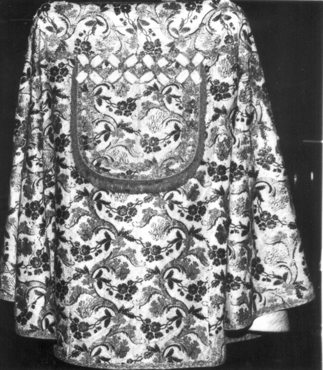 piviale - manifattura francese (metà sec. XVIII)