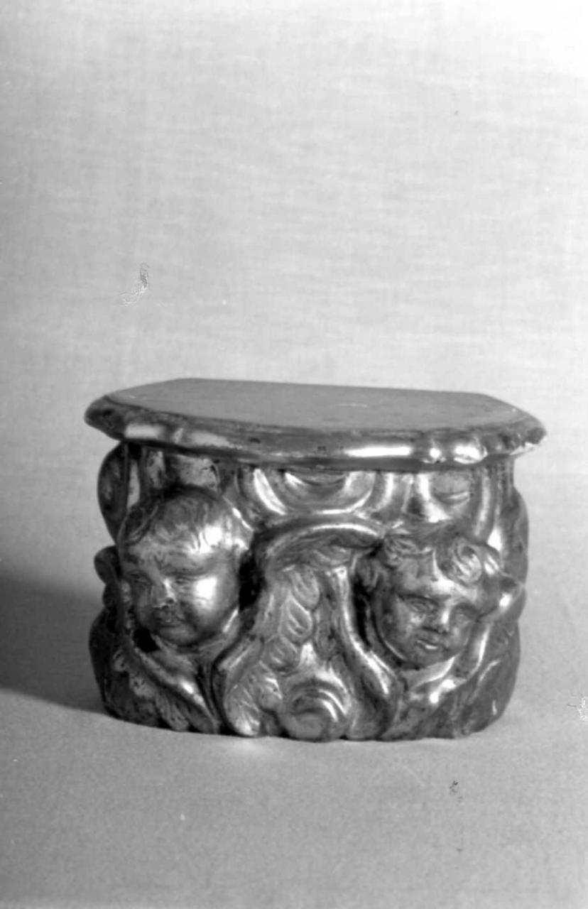 base - bottega emiliana (sec. XVIII)