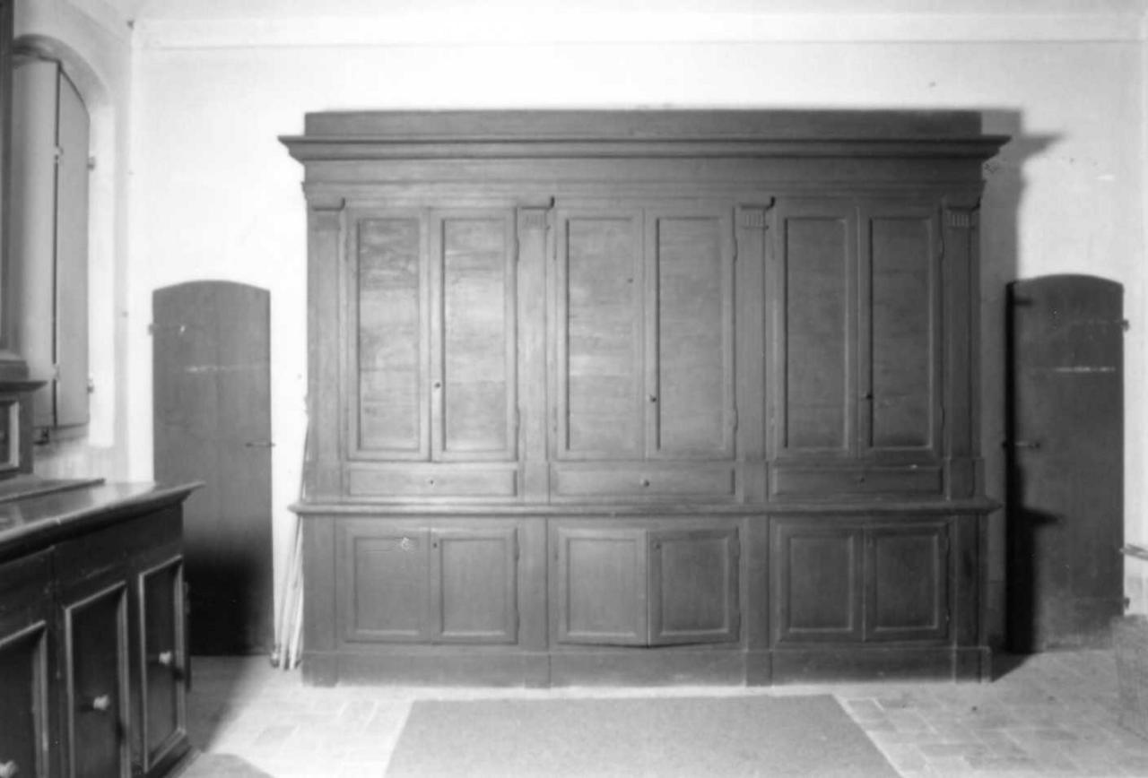 armadio da sacrestia - bottega emiliana (fine sec. XIX)