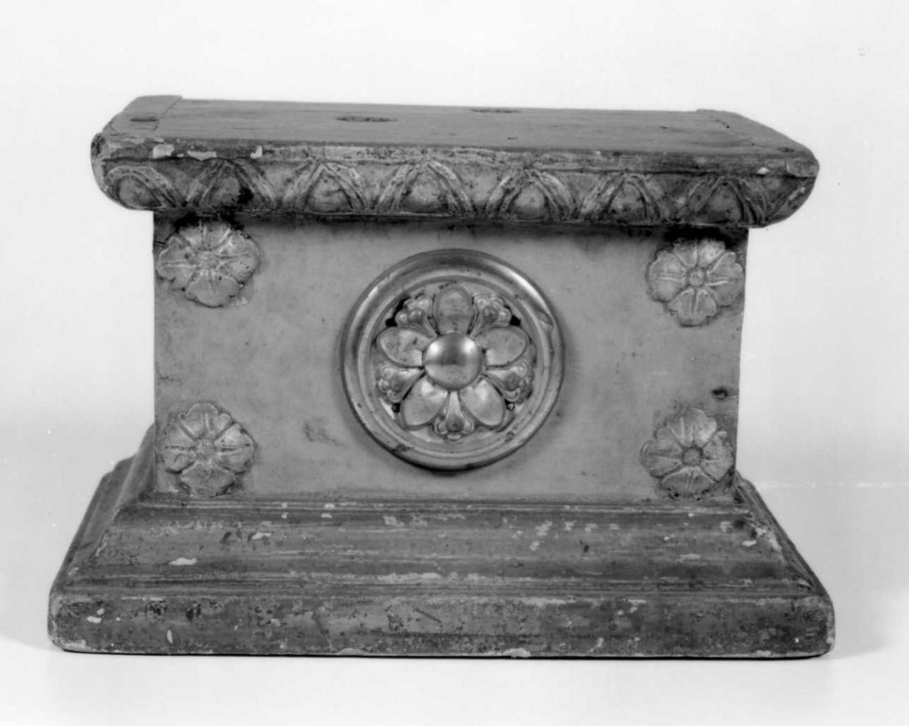 base - bottega emiliana (sec. XIX)