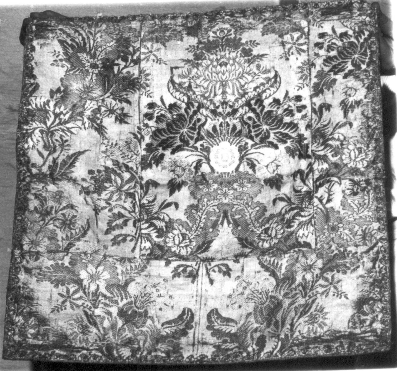 paramento liturgico - manifattura italiana (seconda metà sec. XVIII)